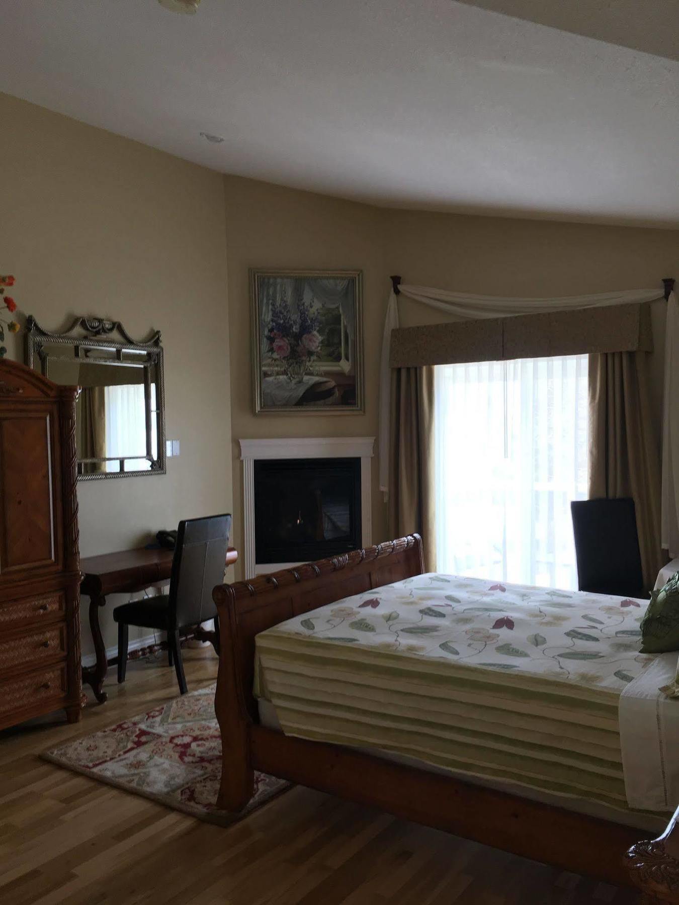 Lakeshore Inn Cold Lake 外观 照片